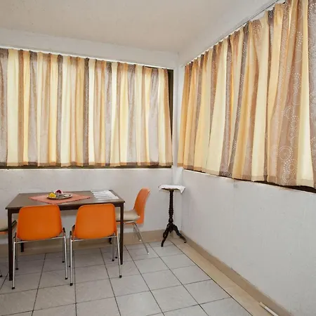 6761b Apartment